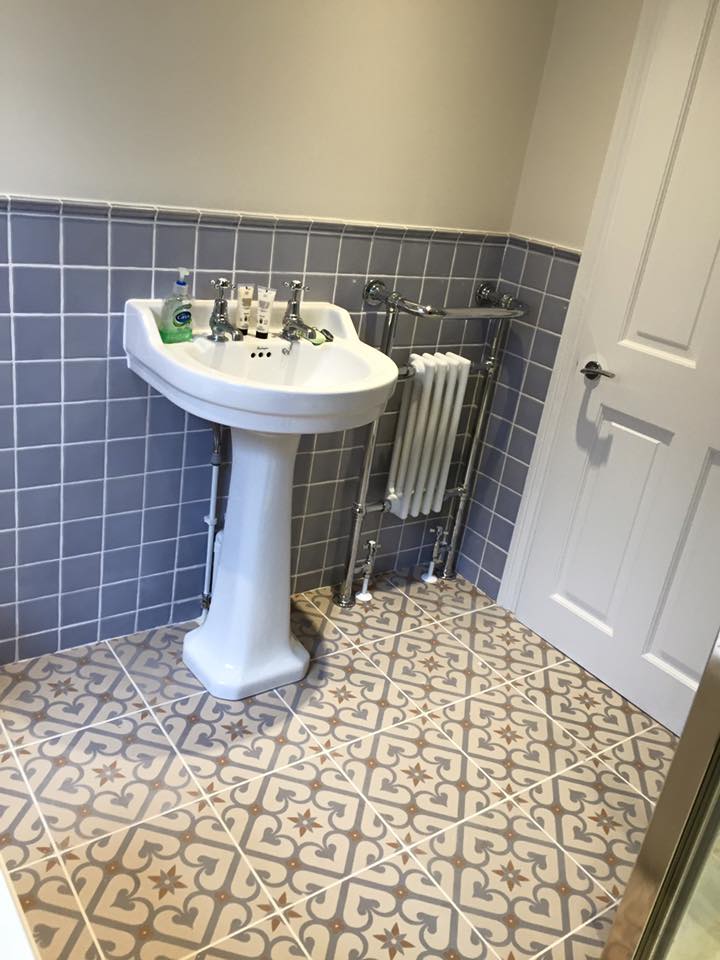 Pedestal sink